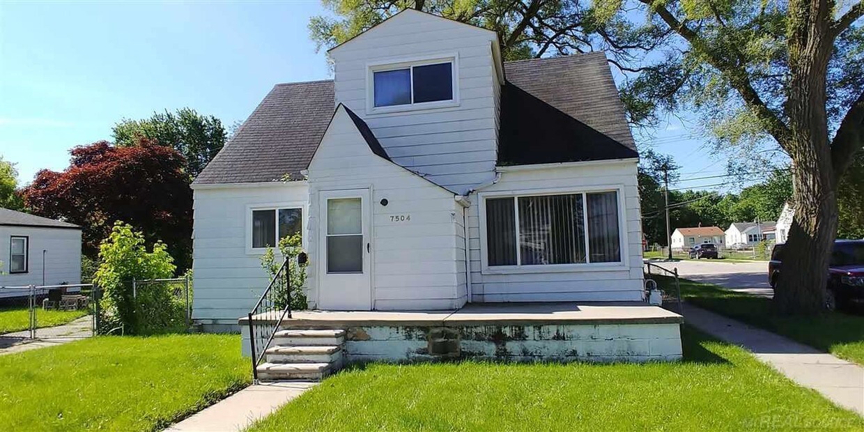 7504 Meadow Ave, Warren, MI 48091 House for Rent in Warren, MI