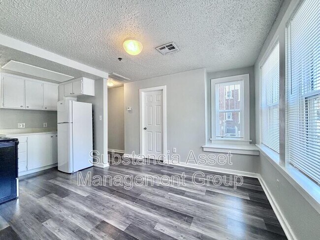 Foto del edificio - 727 Culbertson Dr