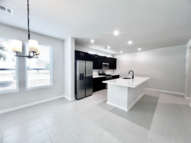 Building Photo - 1656 Coral Sunrise Trl