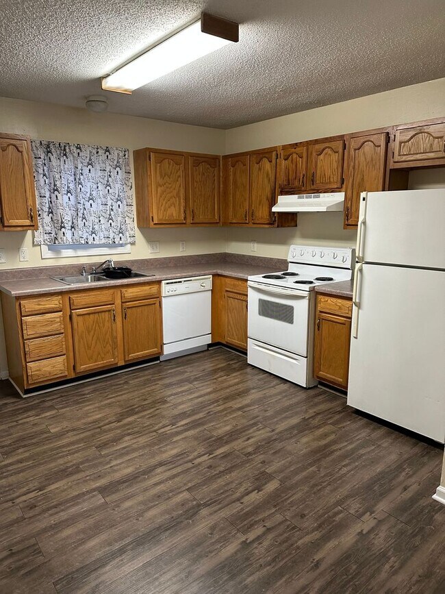 Foto del edificio - 703-705-705 Providence Rd