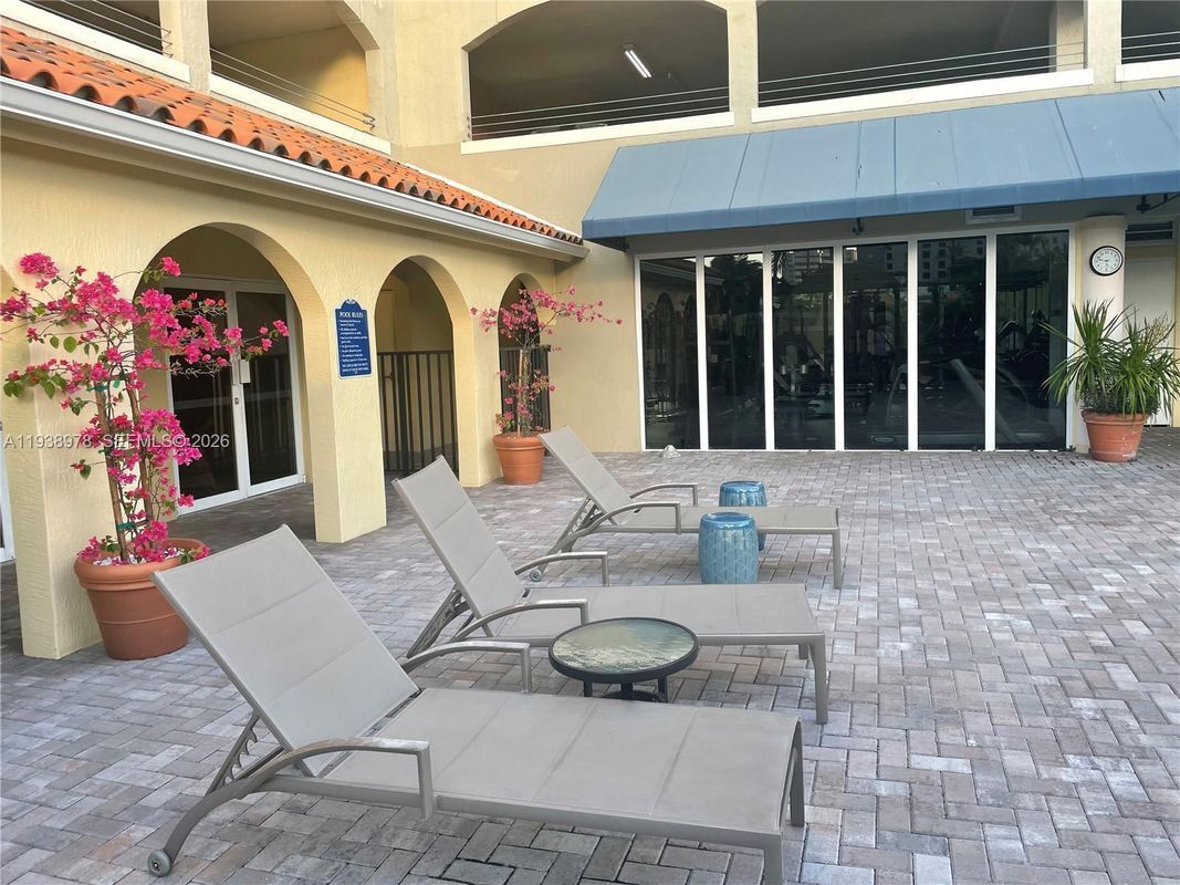 Building Photo - 2351 Douglas Rd