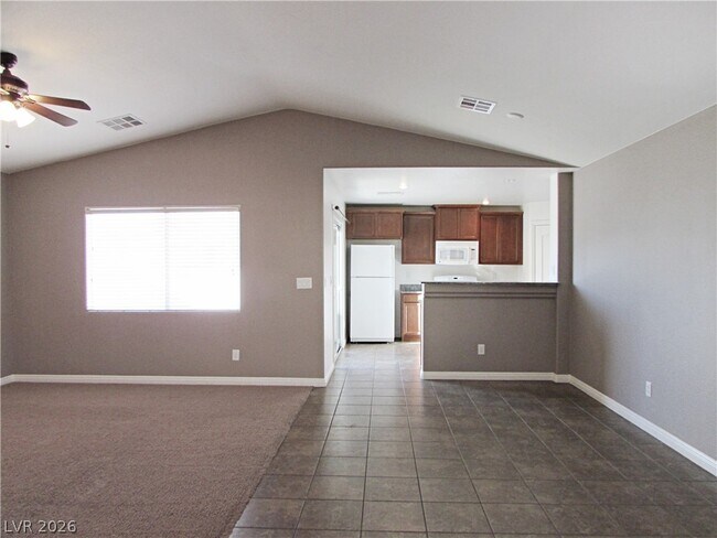 Foto del edificio - 10424 Madagascar Palm St