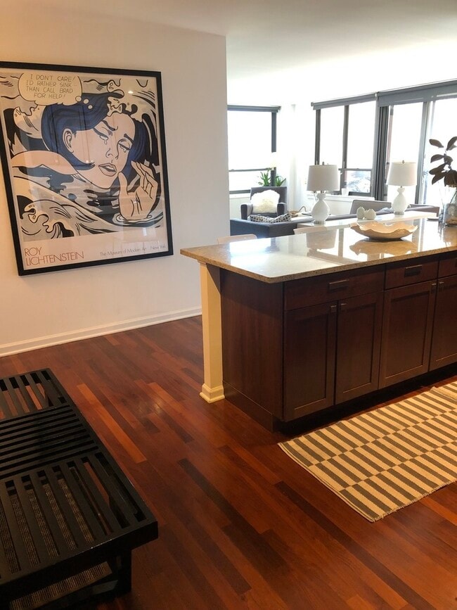 Foto del edificio - 222 E Pearson St