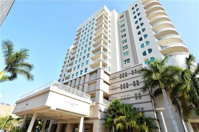 Foto del edificio - 1771 Ringling Blvd