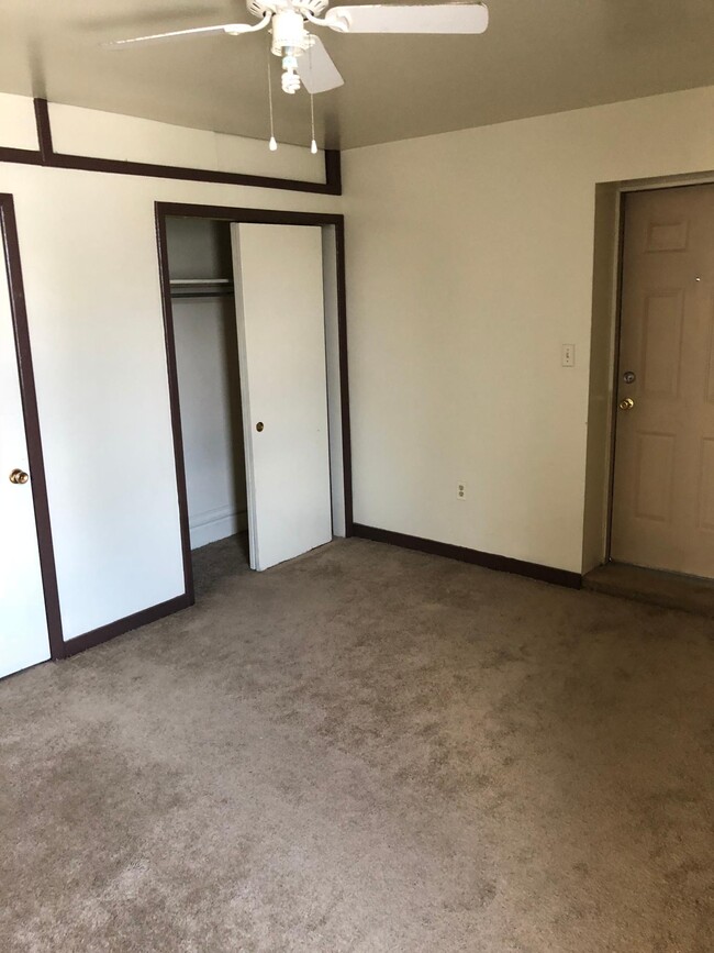 Building Photo - 305 S Negley Ave