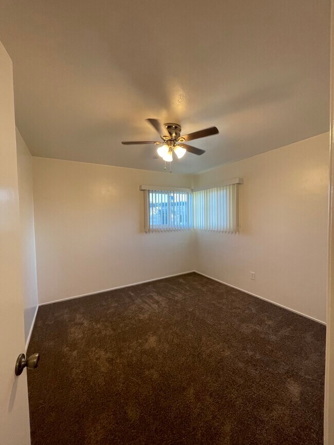 Bedroom - 1025 Hayes Ave