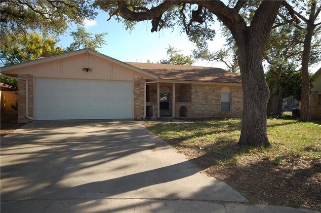 Building Photo - 2328 Mesquite Cir