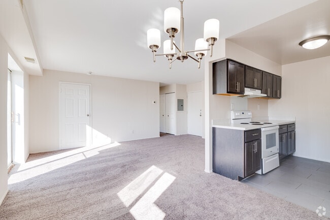 1BR, 1BA - 730SF - Kitching/Dining Room - Lindenwood North and West