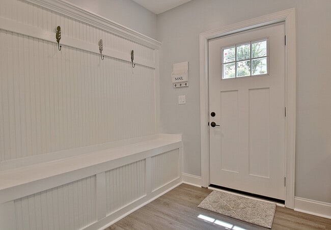 Building Photo - 123 Interlochen Dr
