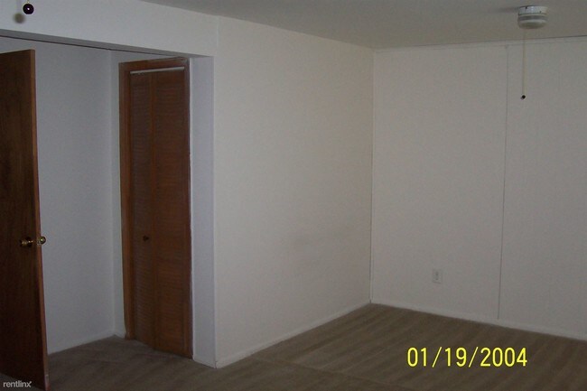 Building Photo - 1704 Ithaca Ln