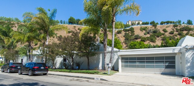 Building Photo - 1908 N Beverly Dr
