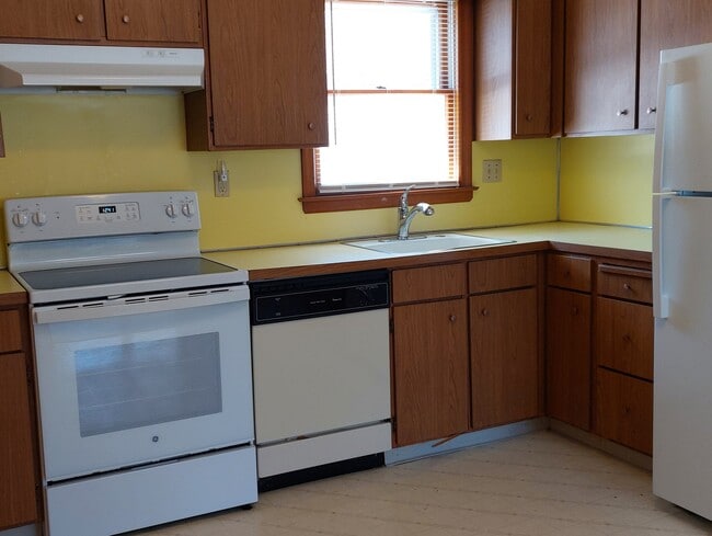 Building Photo - 53 Highland Ave