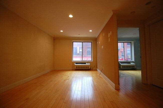 Building Photo - 143 Mulberry St
