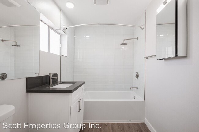 Building Photo - 463 S Rexford Dr