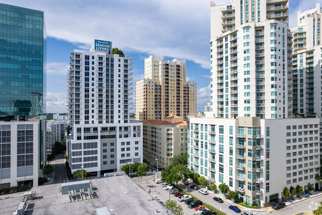 Building Photo - Metropolis at Dadeland