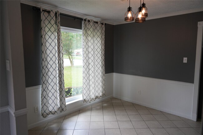Building Photo - 17115 Kings Walk Ln