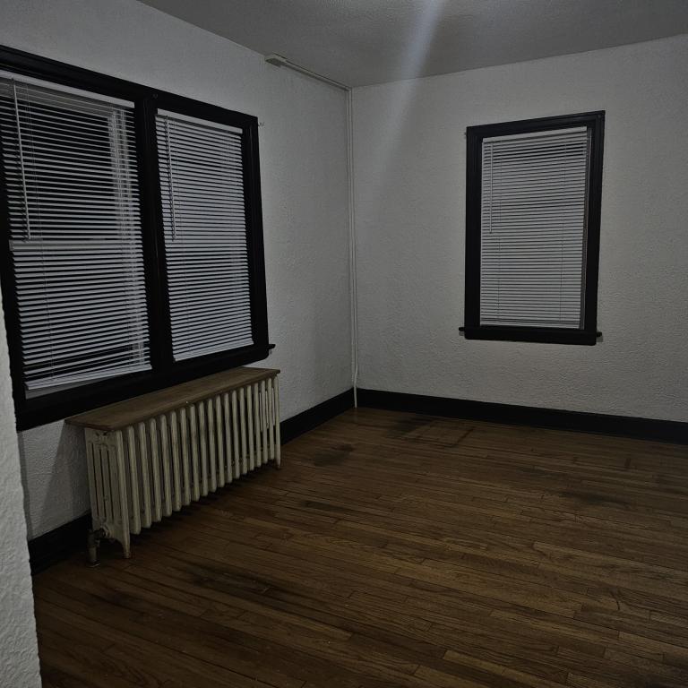 Building Photo - 1114 E 22nd St