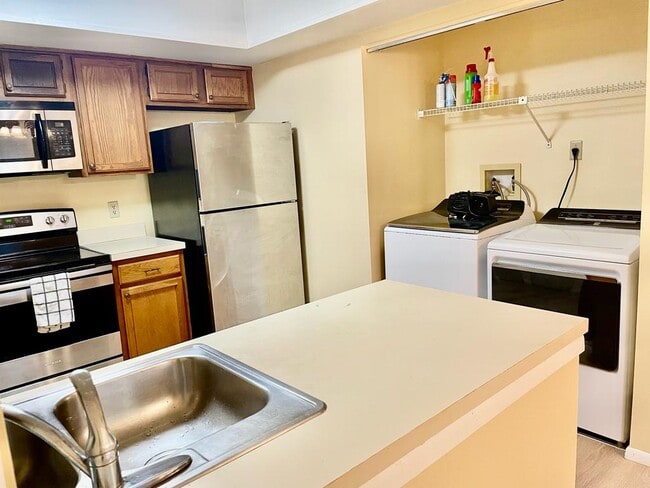 Loundry - 4377 White Pine Ave