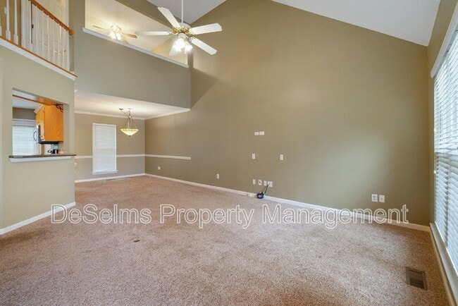 Building Photo - 7037 Mooreland Ct