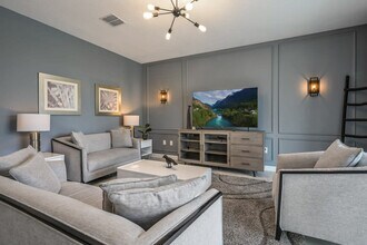 Building Photo - 689 Whistling Straits Blvd
