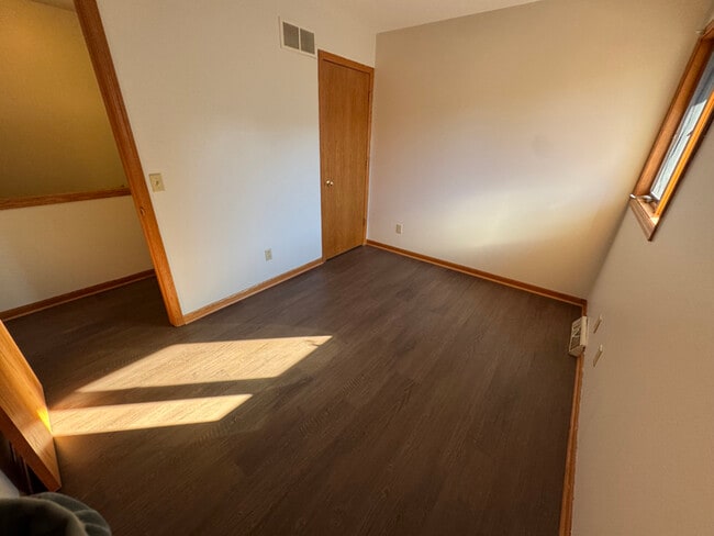 Building Photo - 817 Kendall Ln