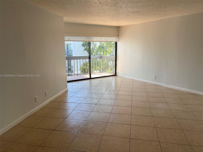 Foto del edificio - 1900 N Congress Ave