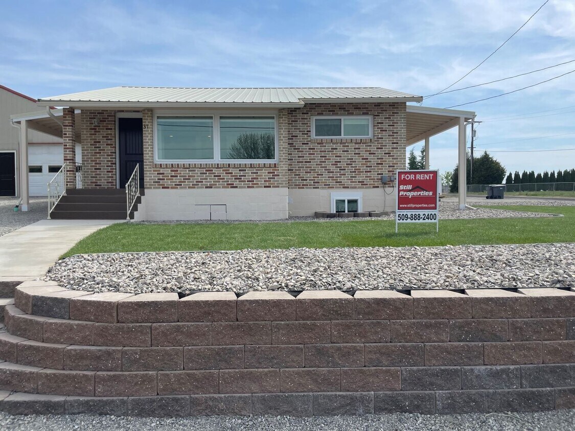 Primary Photo - Now renting 2 bedroom