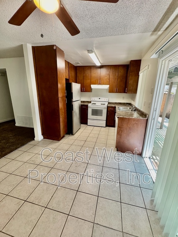 Building Photo - 10656 Prince Carlos Ln