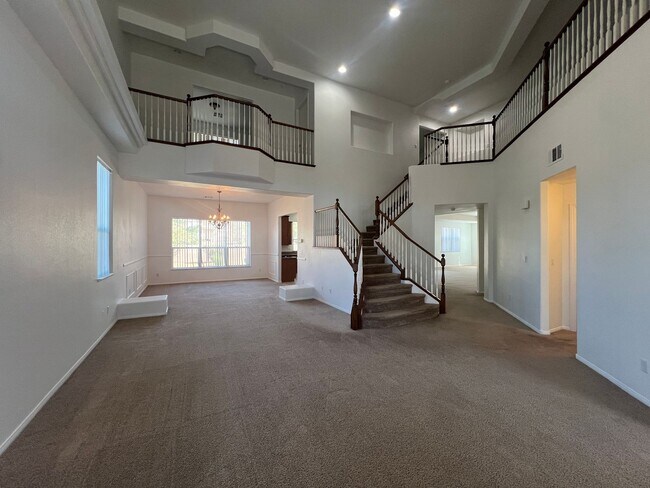 Foto del edificio - OVER 4000 SQ. FT. EXECUTIVE HOME IN GATED COMMUNITY