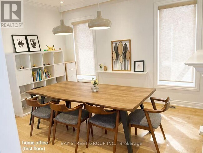 Photo du bâtiment - 42 Fouracre Way