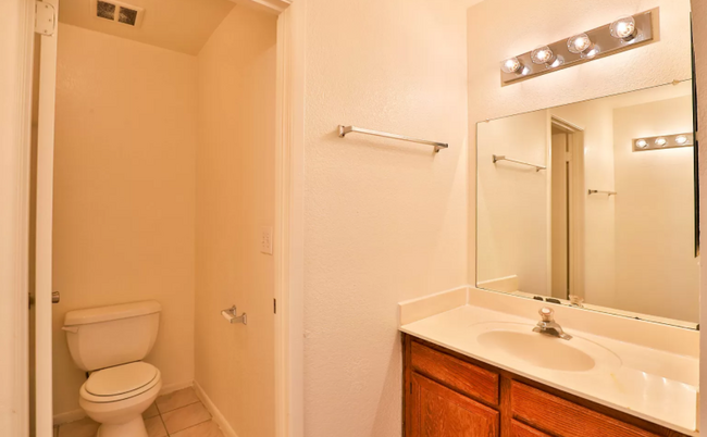 Foto del edificio - 8520 W Palm Ln