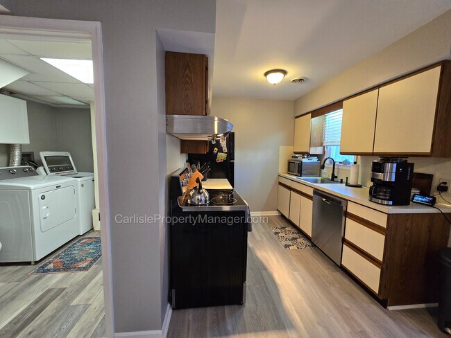 Foto del edificio - 57 W Cabin Hollow Rd