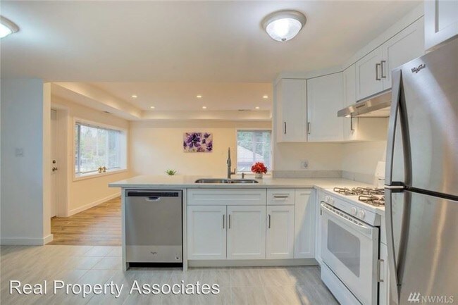 Building Photo - 3 br, 1.5 bath House - 18318 - 9th Avenue NE