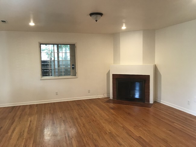 Foto del edificio - 3770 Stewart Ave