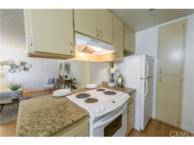 Foto del edificio - 1412 N Cherry St