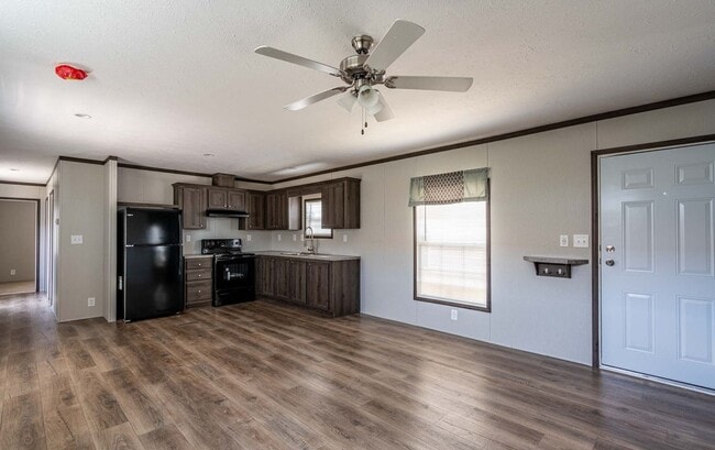 Foto del edificio - 139 Hubert Blvd