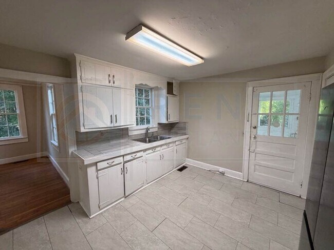 Foto del edificio - 3 Bedroom Home Available in Columbia