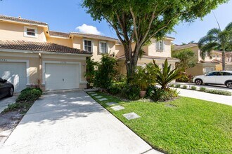 Building Photo - 13792 Creston Pl