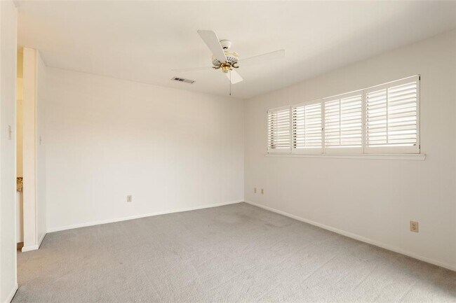 Building Photo - 18161 Bal Harbour Dr