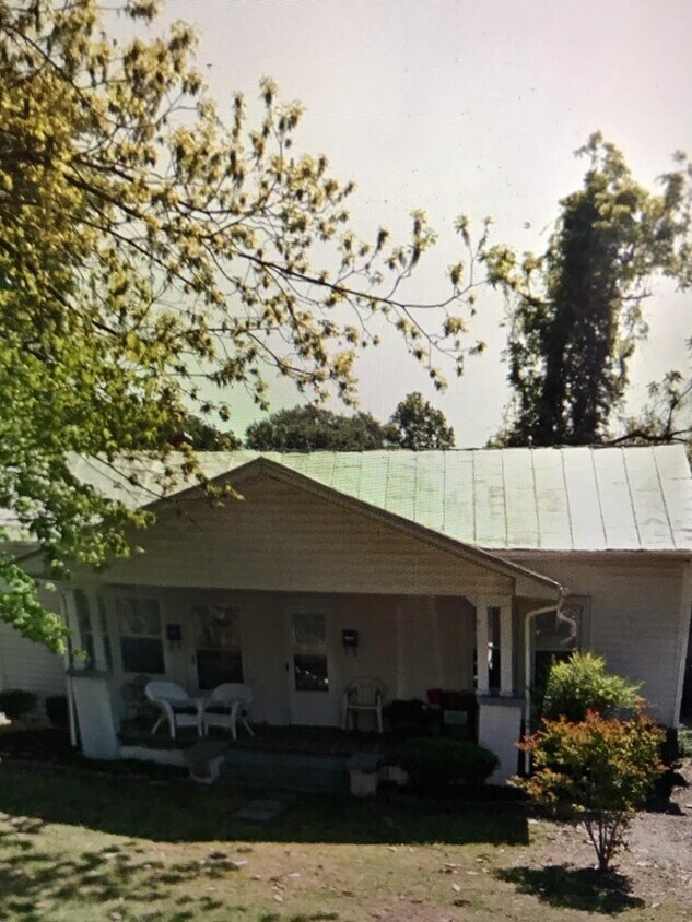 213 S Eastern St, Greenville, NC 27858 Townhome Rentals in Greenville