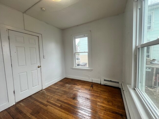 Foto del edificio - 129 Pleasant St