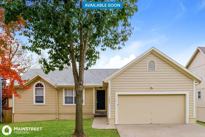Primary Photo - 9821 W 51st St, Shawnee, KS 66203