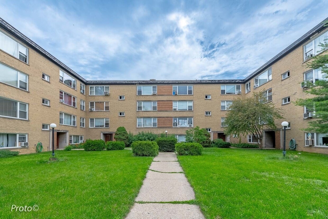 Primary Photo - 6119 N Seeley Ave