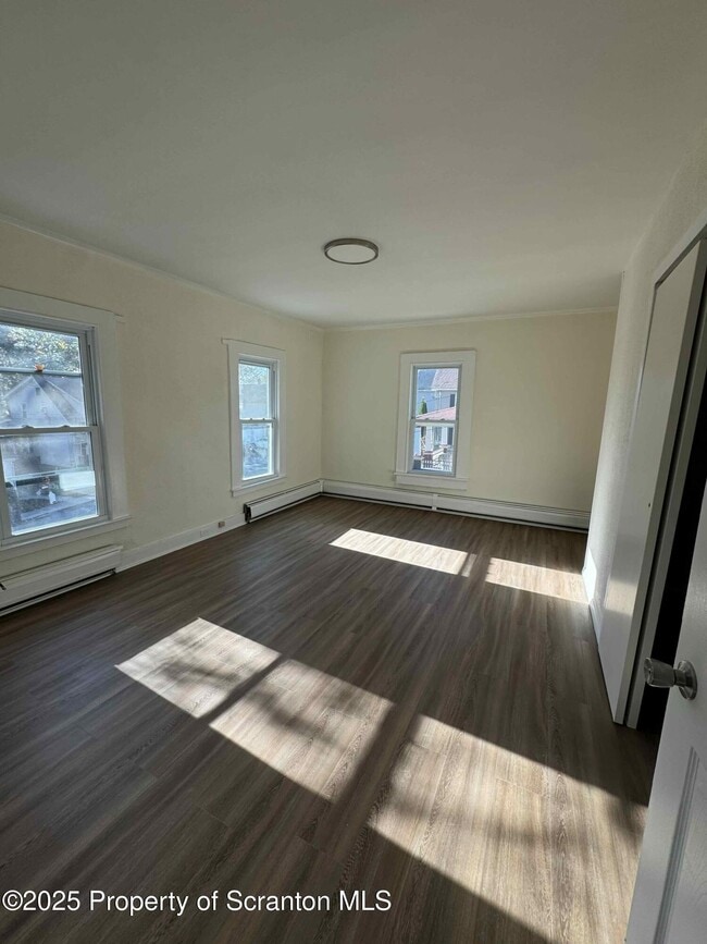 Foto del edificio - 1721 N Sumner Ave