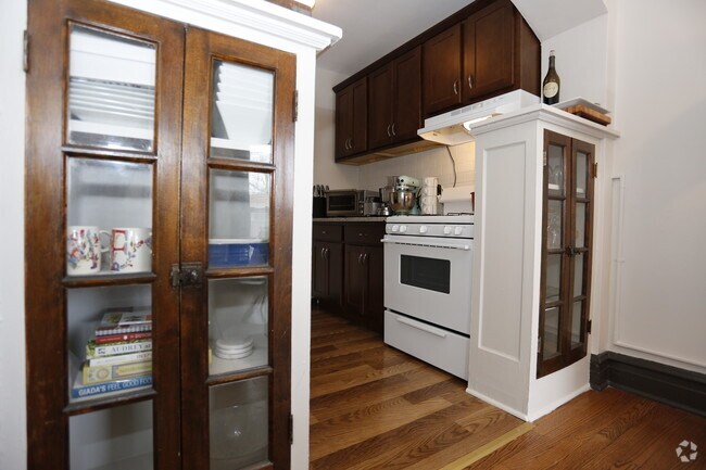 1HAB, 1BA - Cocina - 304 W Touhy Ave