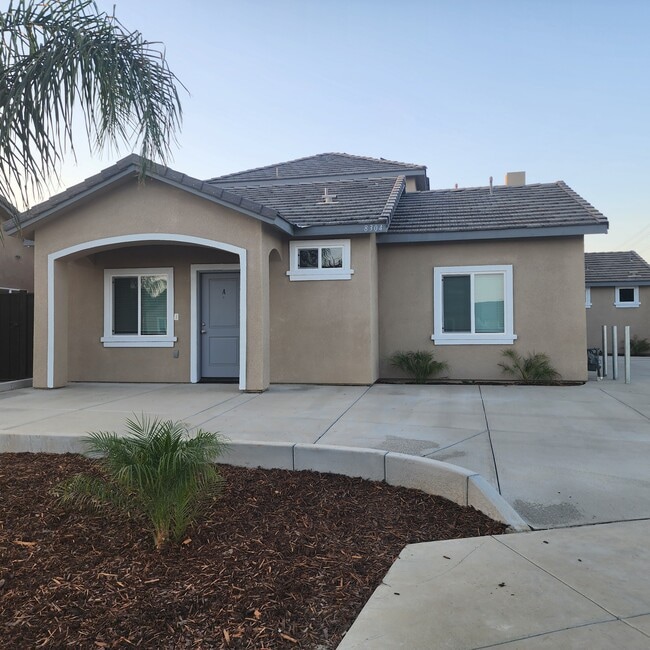 Building Photo - 8304 Grandy St