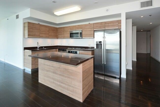 Foto del edificio - 3785 Wilshire Blvd