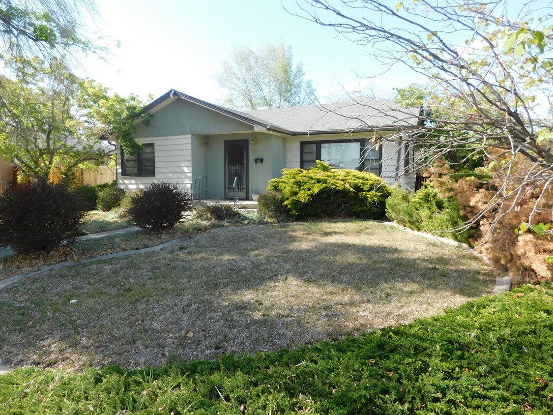 Primary Photo - Great Family Home