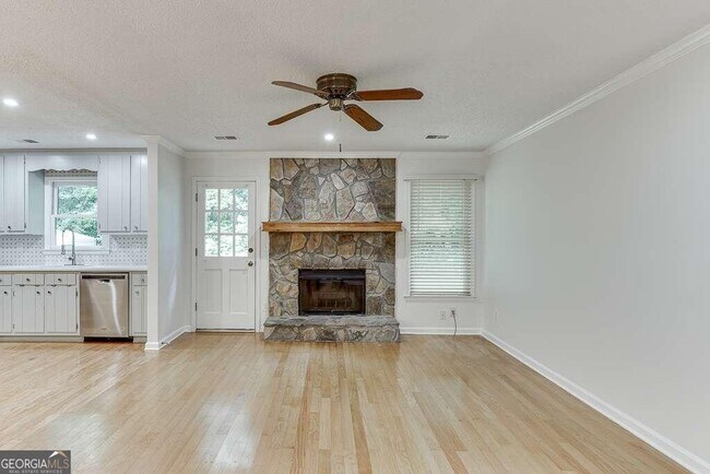 Building Photo - 4868 Cold Creek Lane Unit 1