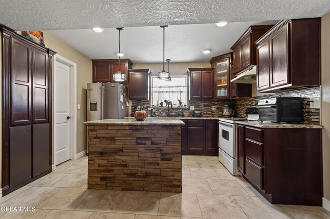Foto del edificio - 8614 Holmsley Trail